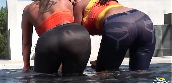  Kelly Devine et Nikki Sexx, deux coquines sexy défoncées par quatre mecs